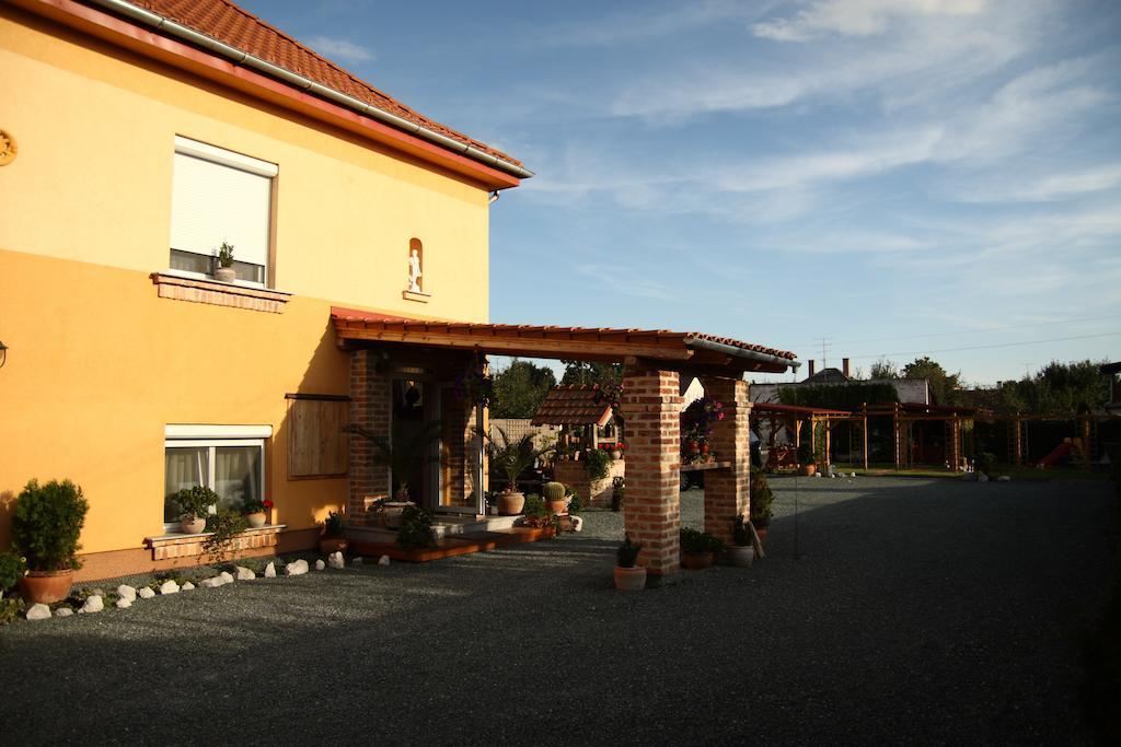 La Villa Pergola Szentgotthárd Exterior photo